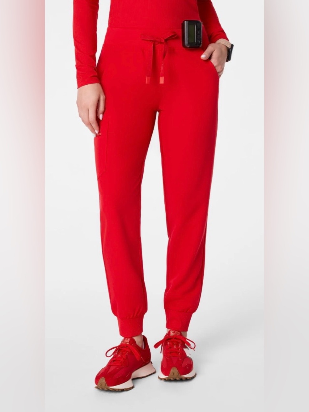 Figs Zamora Joggers Size Large in Red